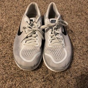 Women’s Nike shoes